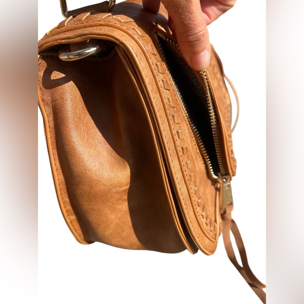 Urban Expressions Tan Vegan Shoulder Bag NWOT - Picture 4 of 9